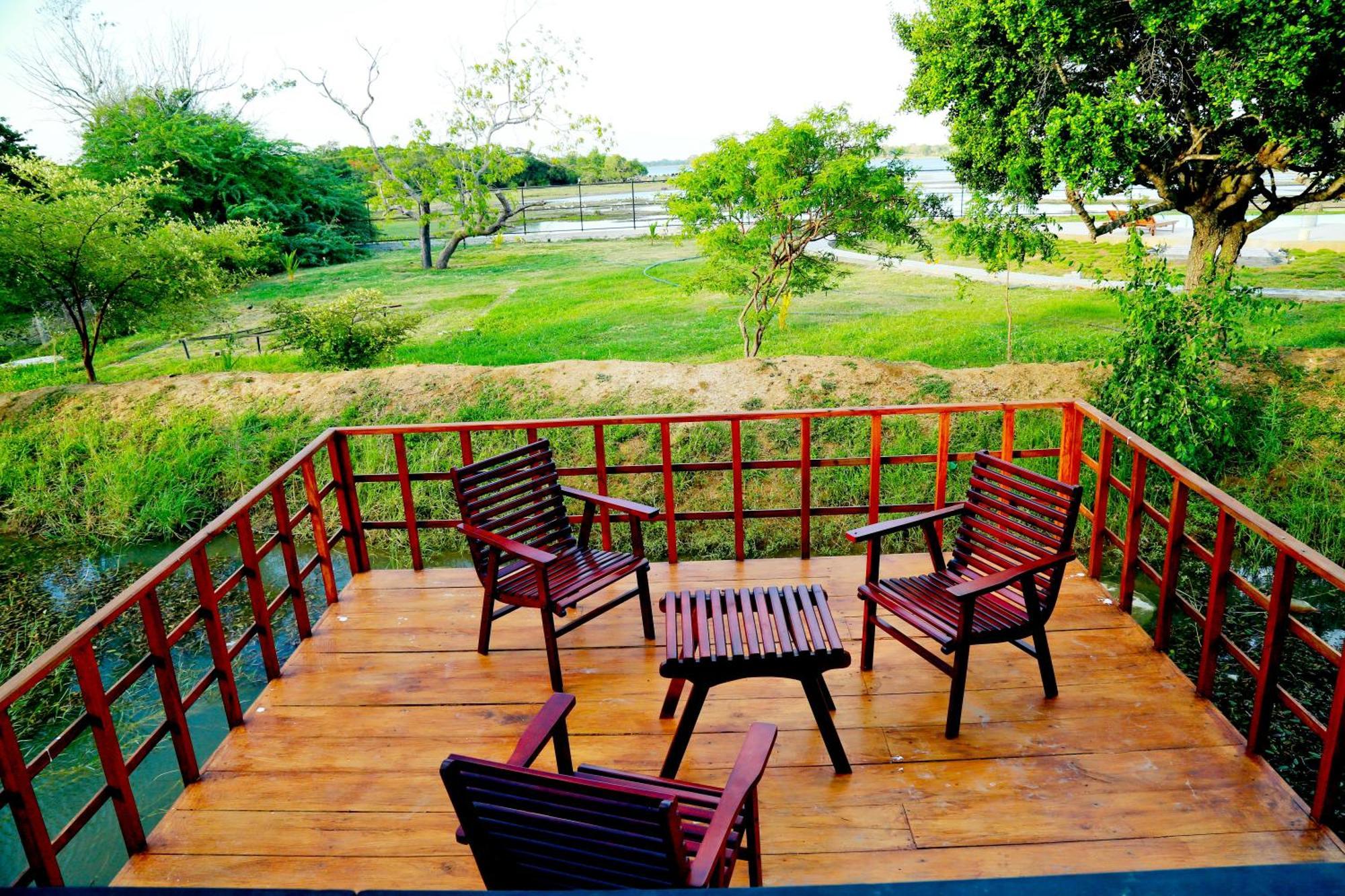 Lake Villa Resort Tissamaharama Exterior foto