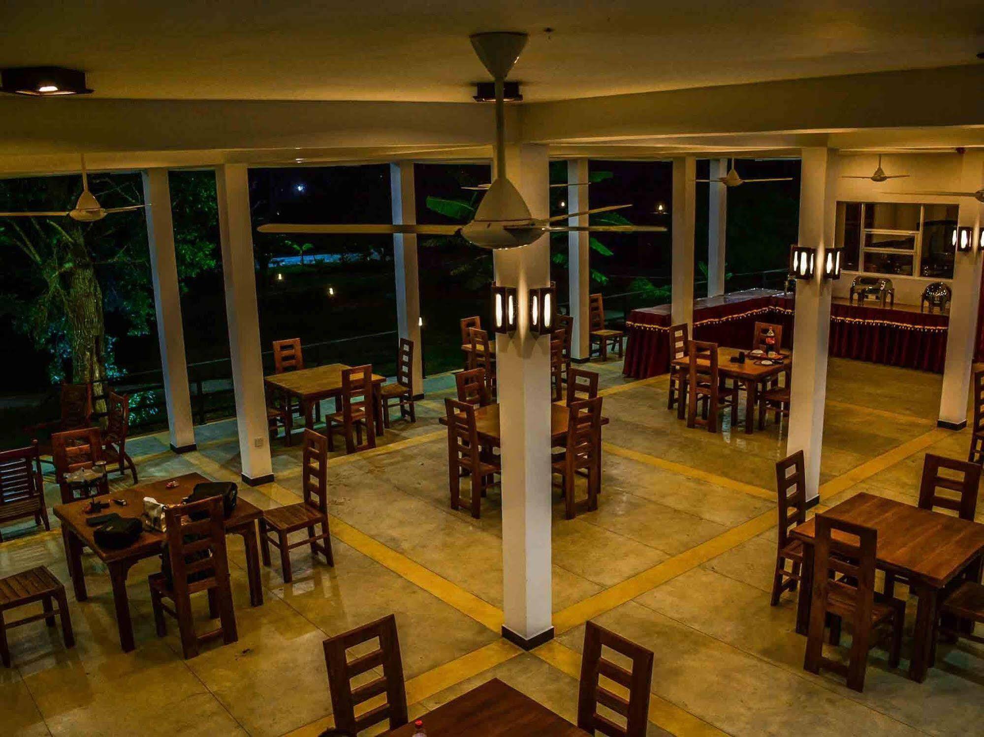 Lake Villa Resort Tissamaharama Exterior foto